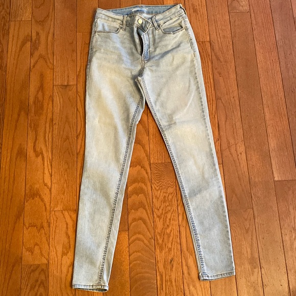 Old Navy Denim - Women’s Old Navy Light Wash Super Skinny High Rise Strechy Jeans
